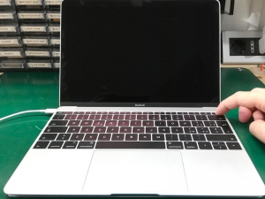 Riparazione MacBook Pro 12&rdquo; Retina 2015 (Modello A1534) con Metodo REBALLING