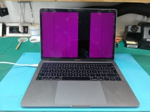 Riparazione Dustgate MacBook Pro: Guida Completa alla Soluzione del Problema