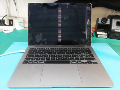 Sostituzione display MacBook Air: riparazione senza scocca